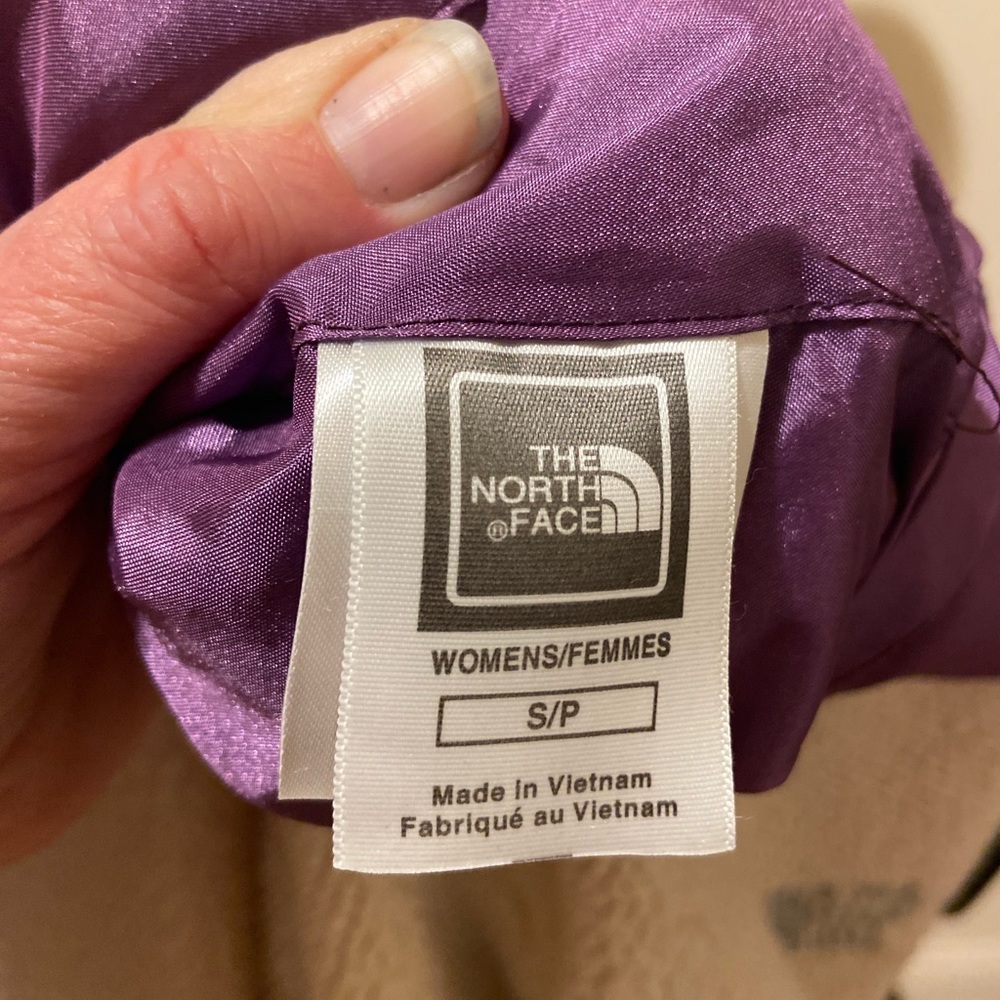 The North Face Reversible Jacket - Picture 9 of 11